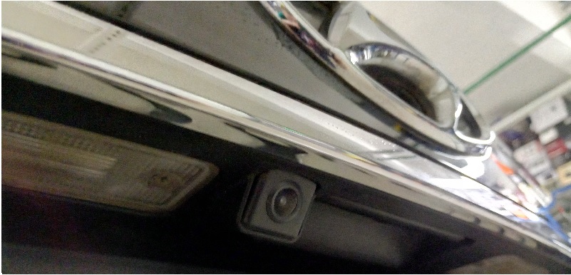 картинка Штатная камера заднего вида для Hyundai Santa Fe III (2012 - н.в.) от магазина CarAutoStudio.ru